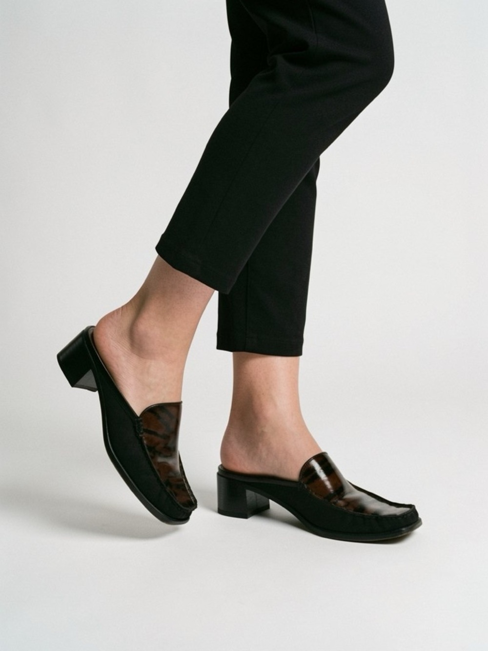 STUART WEITZMAN VINTAGE BLACK BROWN SHOE ANIMAL PRINTS SLIP ON SHOE BLOCK HEELS
